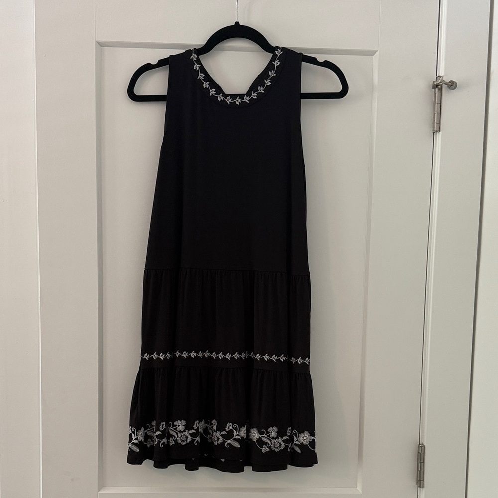 NWT Black Sleeveless Dress with Embroidered Details - Picture 1 of 4